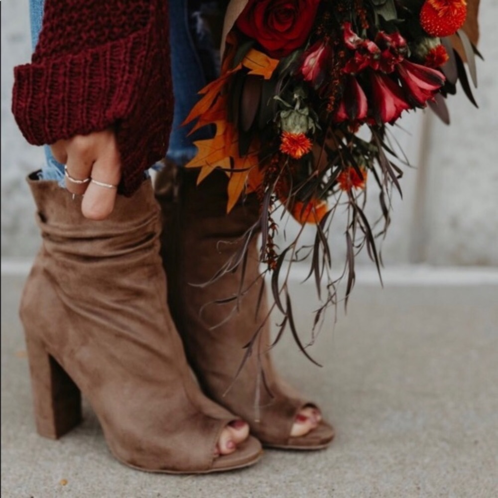 🆕LAST! Charlie Vegan Suede Peep Toe Booties - Picture 2 of 8